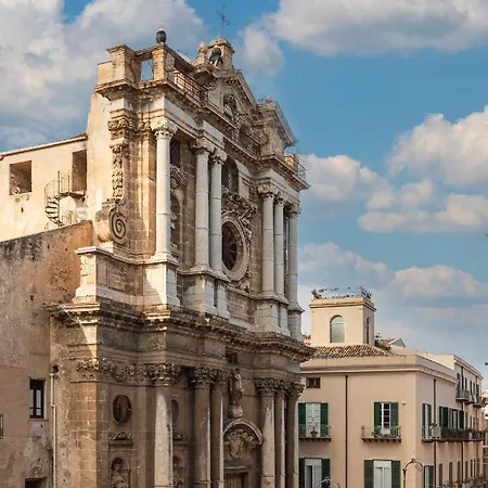 Near Piazza Kalsa By Wonderful Italy Palermo